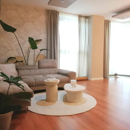 Vienna Gate Apartment, Free Parking *
